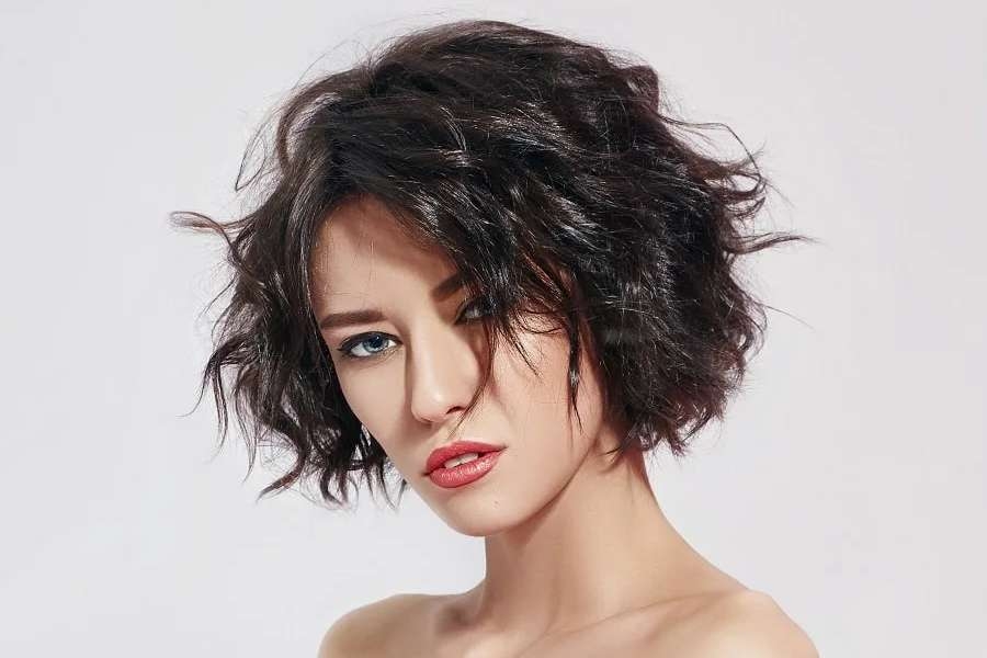 مدل موهای کرکی کوتاه برای موهای تیره