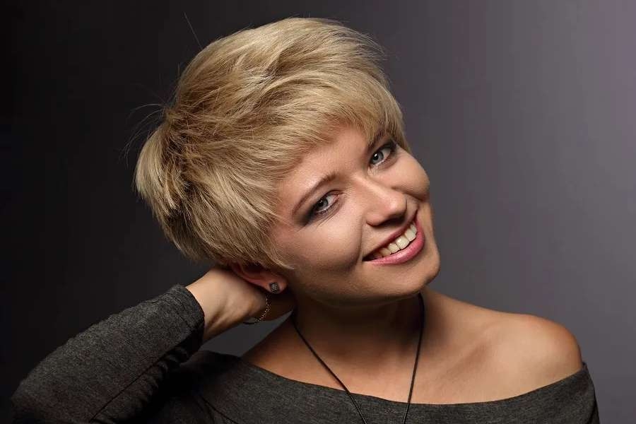 موهای بلوند کوتاه کرکی